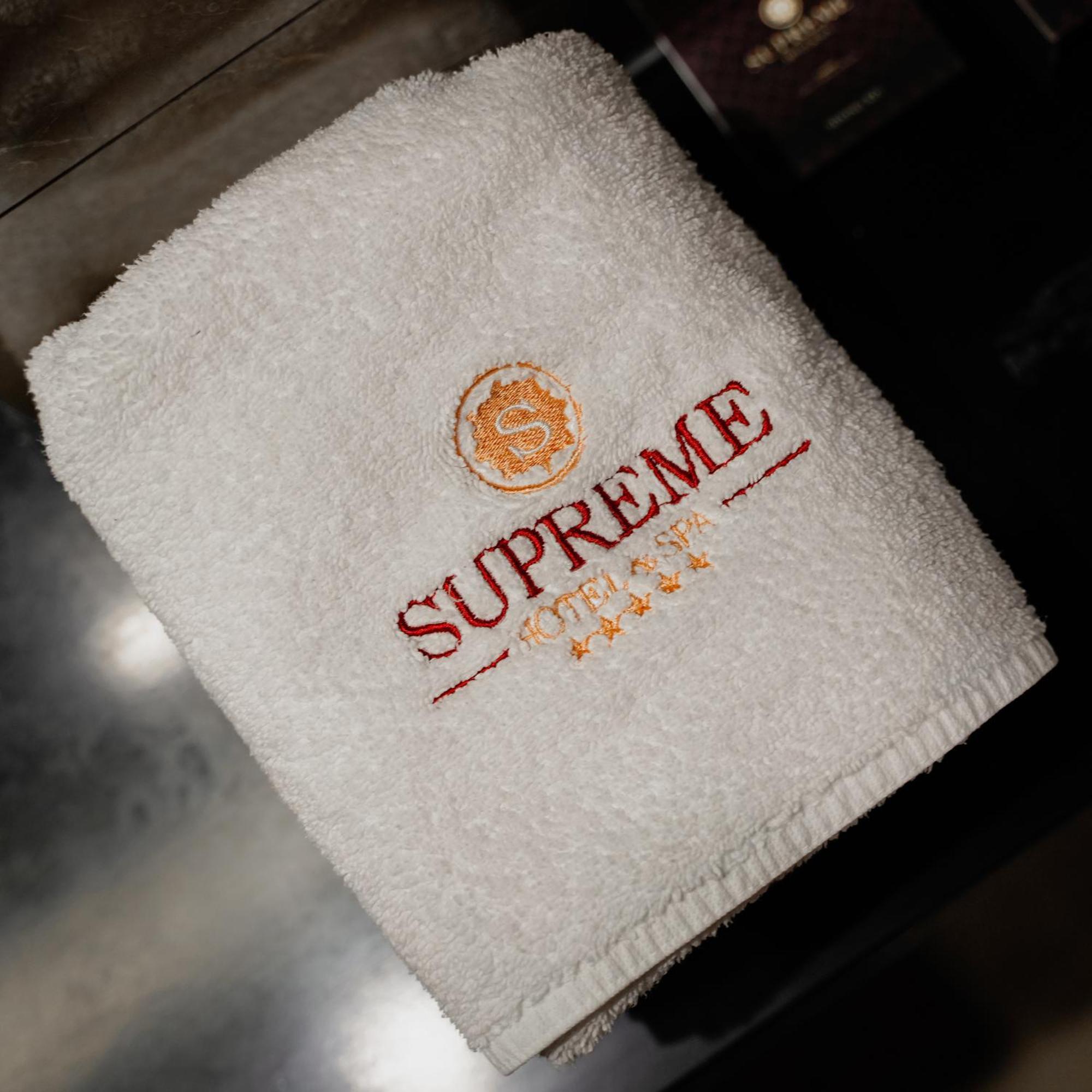 Supreme Hotel Golem  Ngoại thất bức ảnh