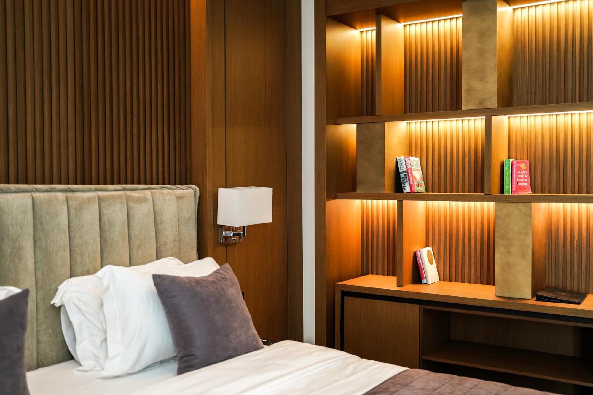 Supreme Hotel Golem  Ngoại thất bức ảnh
