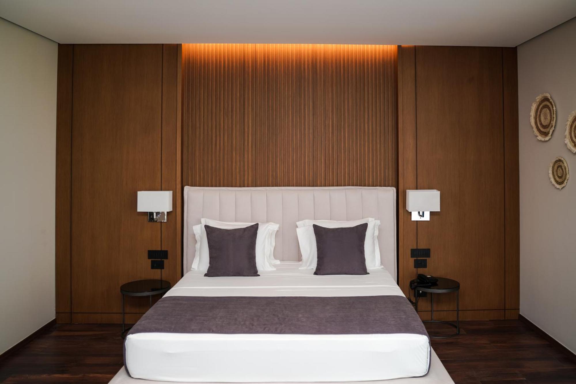 Supreme Hotel Golem  Ngoại thất bức ảnh