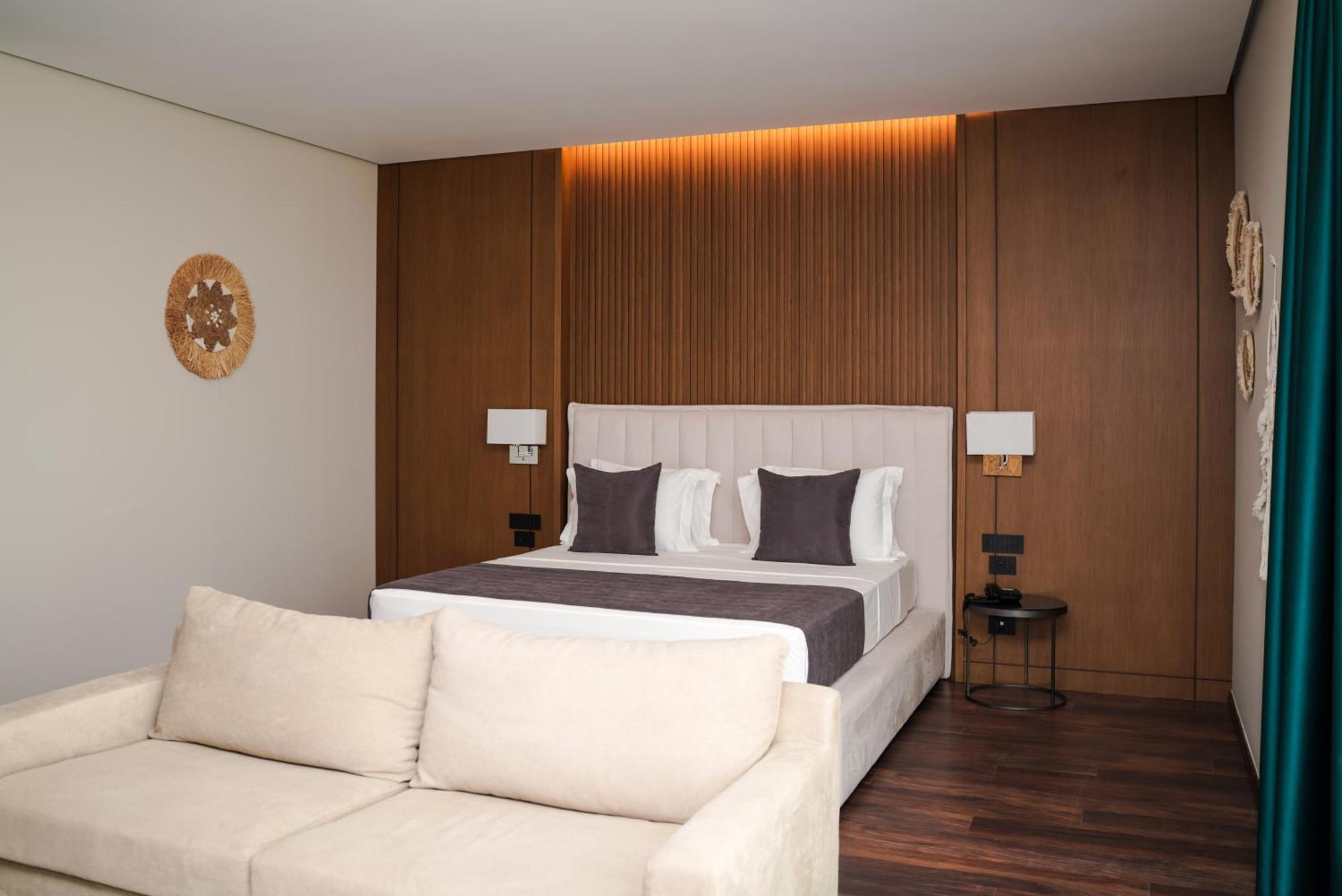 Supreme Hotel Golem  Ngoại thất bức ảnh